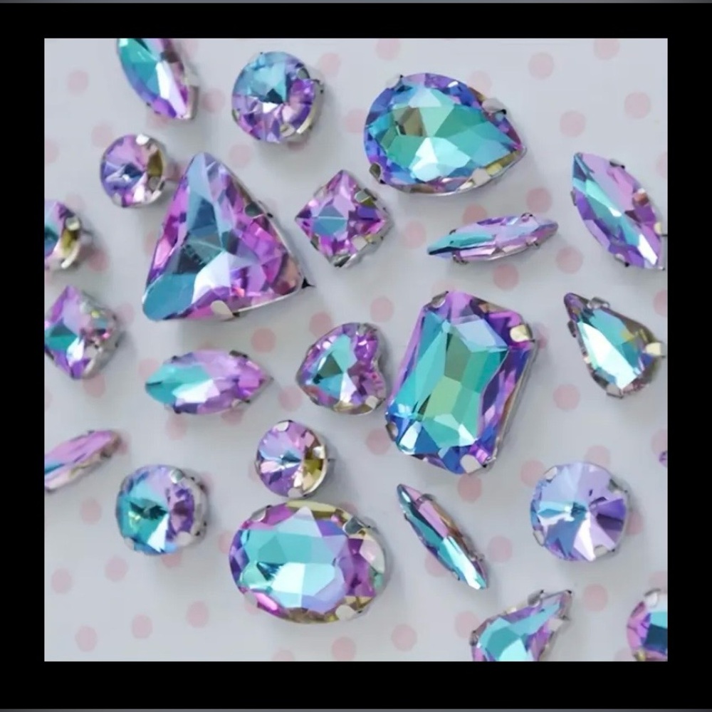 Decorative Iridescent Green & Pink Rhinestones | DIY & Sewing | New | 50 Pieces - Picture 2 of 6